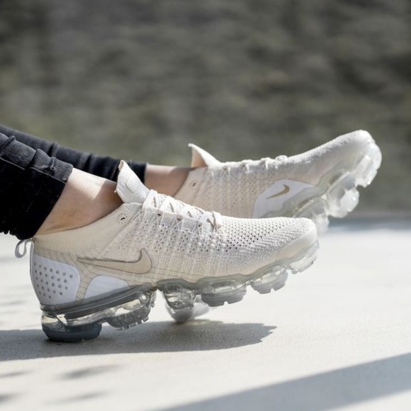 nike air vapormax light cream